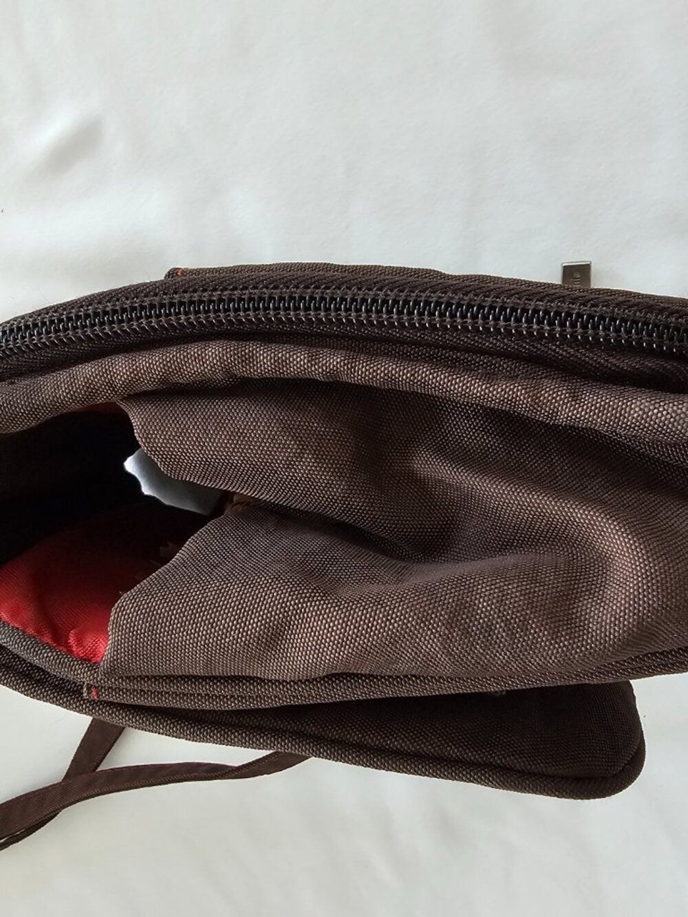 Baggallini small brown crossbody - Picture 8 of 10